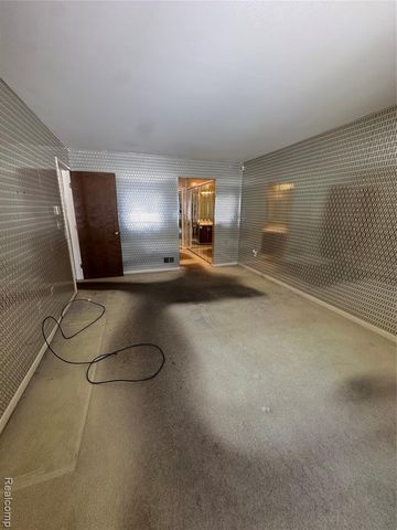 26471 Summerdale Drive 155, Southfield, MI 48033