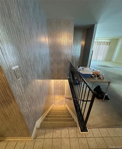 26471 Summerdale Drive 155, Southfield, MI 48033