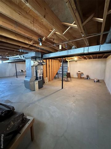 26471 Summerdale Drive 155, Southfield, MI 48033