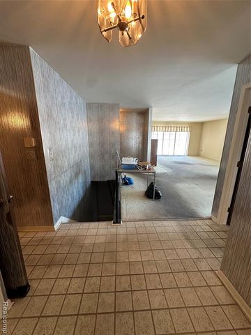 26471 Summerdale Drive 155, Southfield, MI 48033