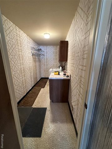 26471 Summerdale Drive 155, Southfield, MI 48033