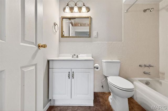 4542 Frederickton Court, St Louis, MO 63128