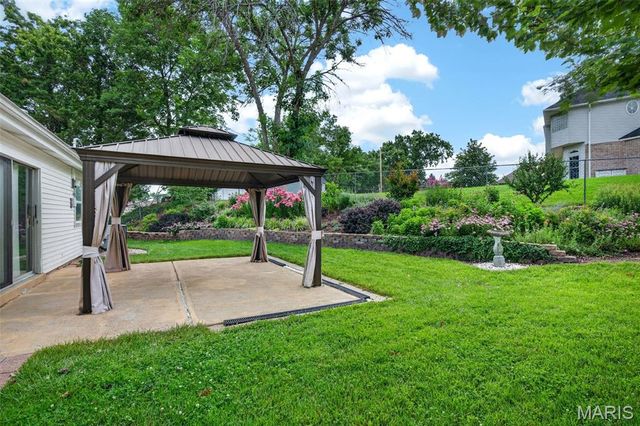4542 Frederickton Court, St Louis, MO 63128