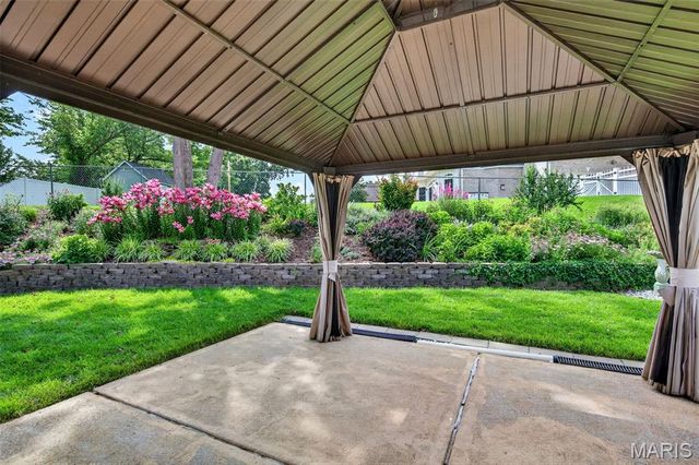 4542 Frederickton Court, St Louis, MO 63128