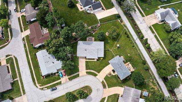 4542 Frederickton Court, St Louis, MO 63128