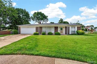 4542 Frederickton Court, St Louis, MO 63128