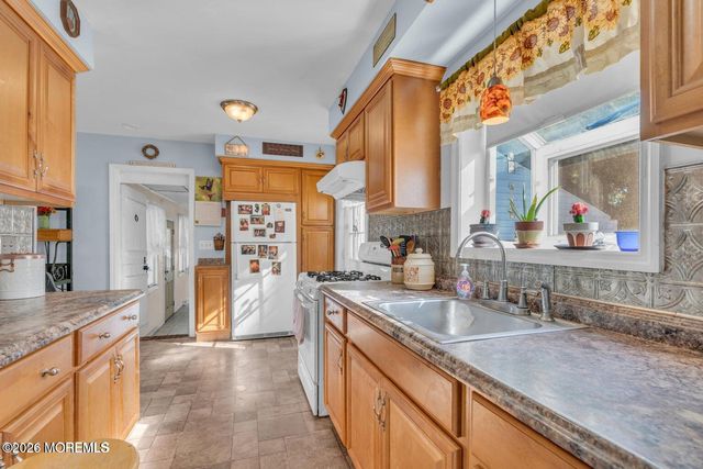 370 16th Avenue, Brick, NJ 08724