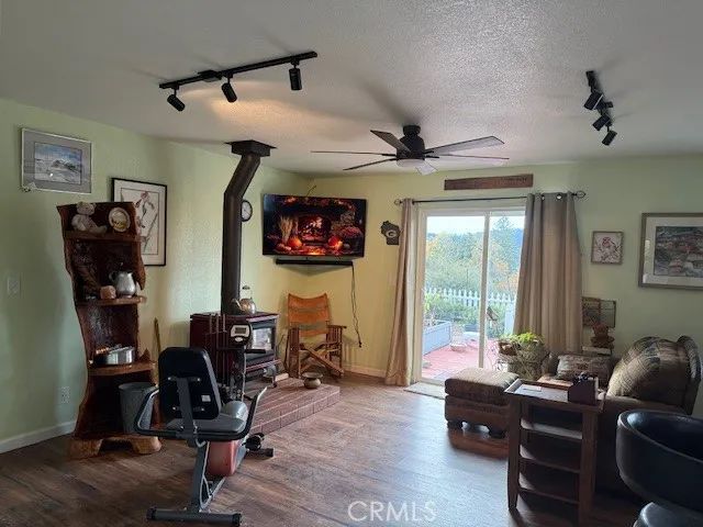 39468 Summit Drive, Oakhurst, CA 93644