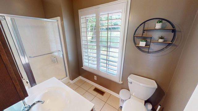 4996 Riverbend Rd, Hopkinsville, KY 42240