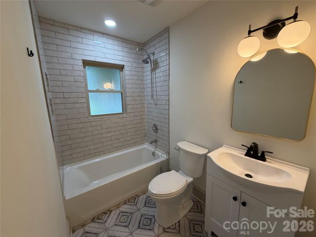 3649 Taylorsville Highway, Statesville, NC 28625