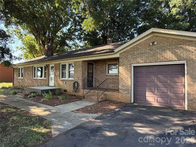 3649 Taylorsville Highway, Statesville, NC 28625