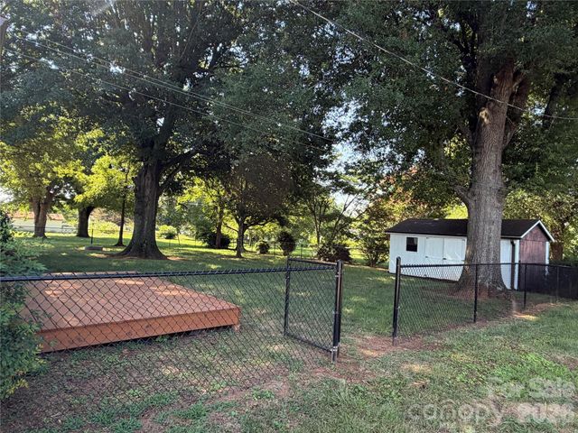 3649 Taylorsville Highway, Statesville, NC 28625