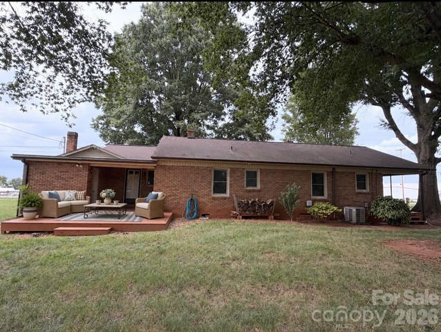 3649 Taylorsville Highway, Statesville, NC 28625