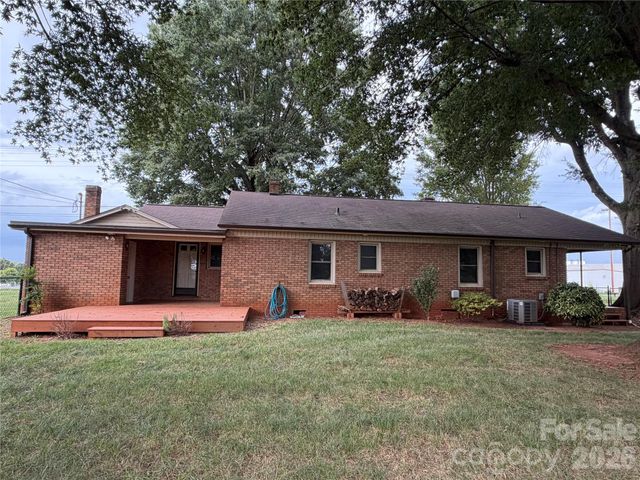 3649 Taylorsville Highway, Statesville, NC 28625