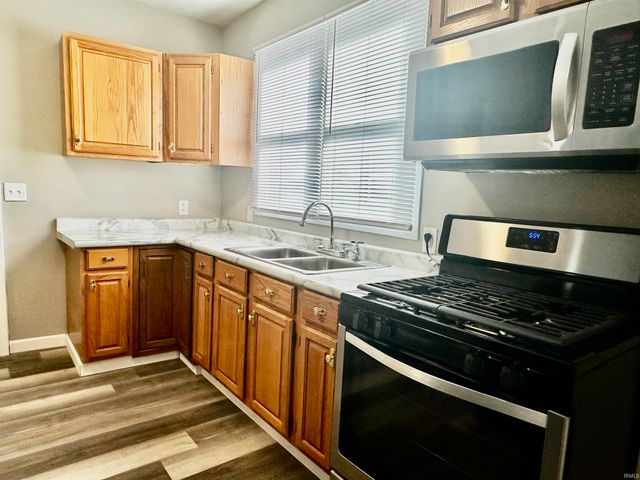 225 W Washington, Elkhart, IN 46516