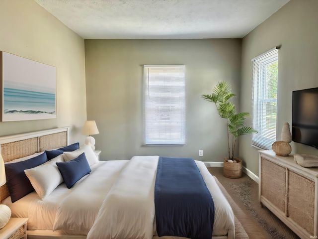 225 W Washington, Elkhart, IN 46516