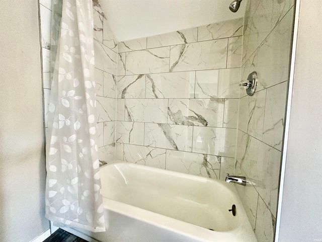 225 W Washington, Elkhart, IN 46516