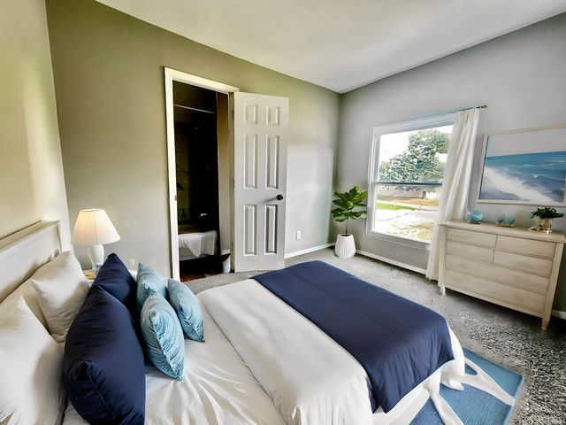 225 W Washington, Elkhart, IN 46516