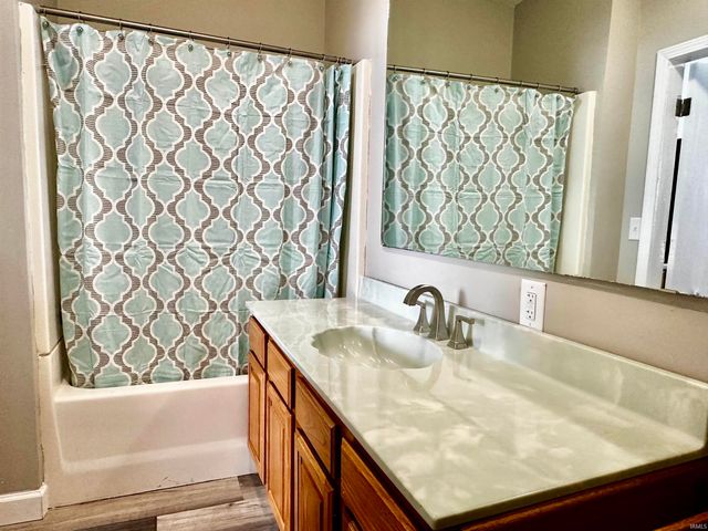 225 W Washington, Elkhart, IN 46516