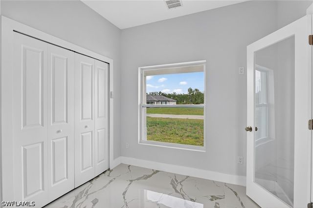 454 Mercedes CT, Lehigh Acres, FL 33972