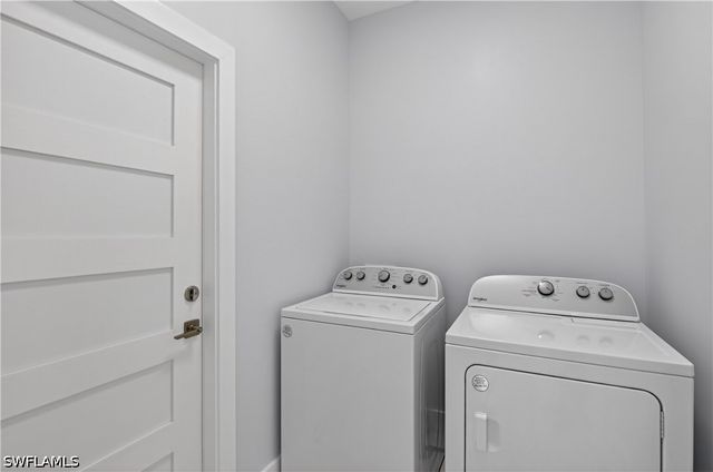 454 Mercedes CT, Lehigh Acres, FL 33972