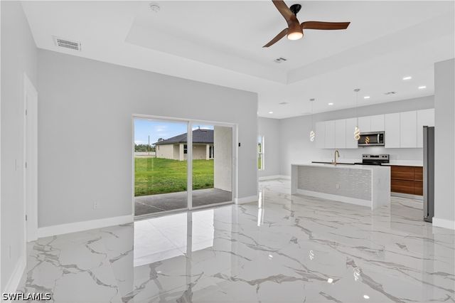 454 Mercedes CT, Lehigh Acres, FL 33972