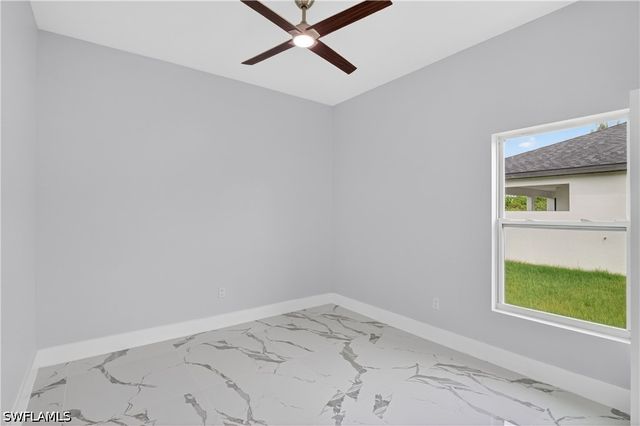 454 Mercedes CT, Lehigh Acres, FL 33972