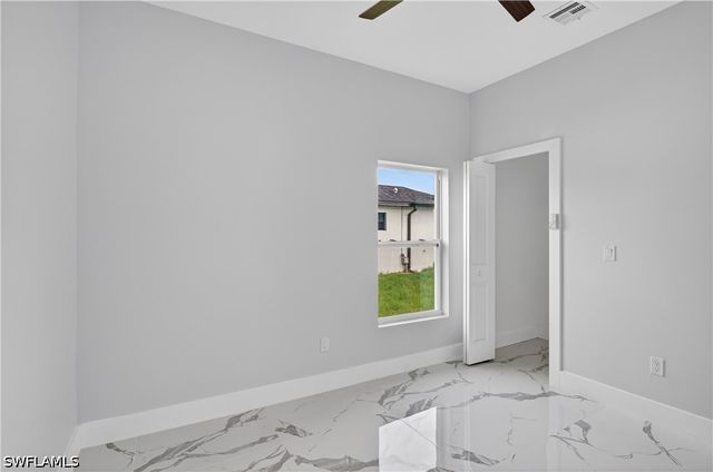454 Mercedes CT, Lehigh Acres, FL 33972