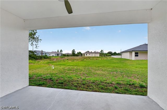 454 Mercedes CT, Lehigh Acres, FL 33972