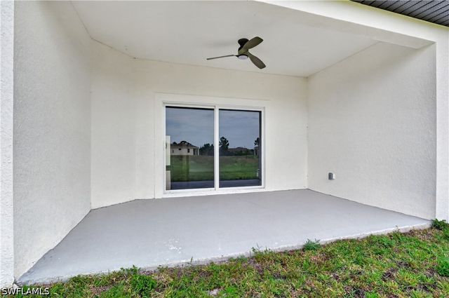 454 Mercedes CT, Lehigh Acres, FL 33972