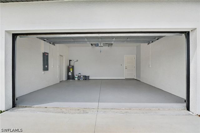 454 Mercedes CT, Lehigh Acres, FL 33972
