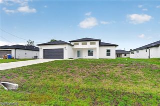 454 Mercedes CT, Lehigh Acres, FL 33972