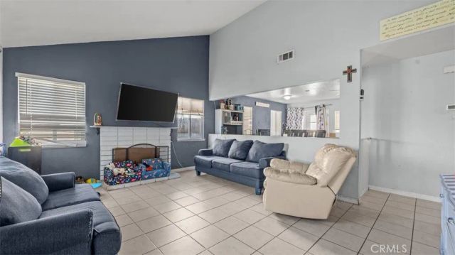 315 S Dallas, San Bernardino, CA 92410