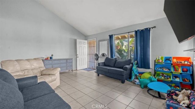 315 S Dallas, San Bernardino, CA 92410