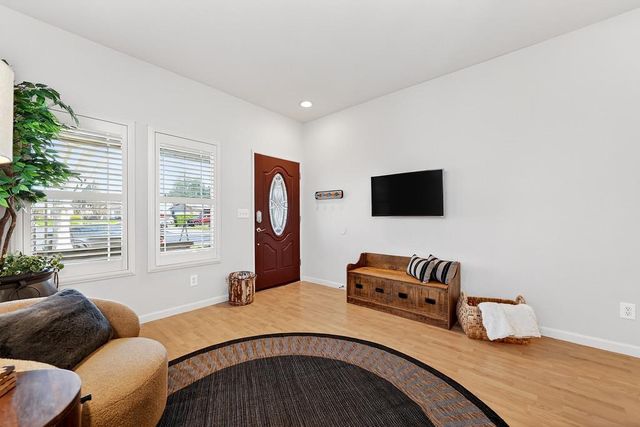 1605 Gateway Drive, West Sacramento, CA 95691