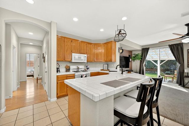 1605 Gateway Drive, West Sacramento, CA 95691