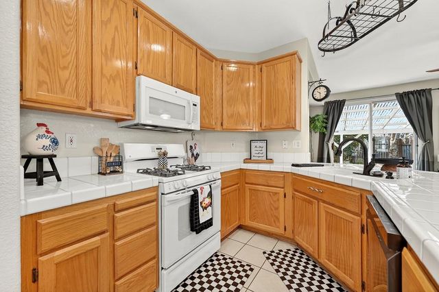 1605 Gateway Drive, West Sacramento, CA 95691