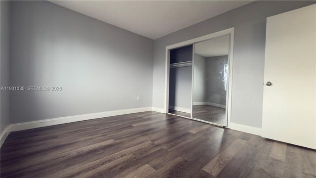 3536 NE 168th St 402, North Miami Beach, FL 33160