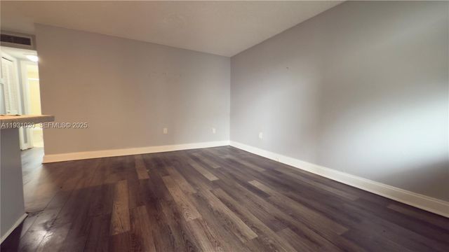 3536 NE 168th St 402, North Miami Beach, FL 33160