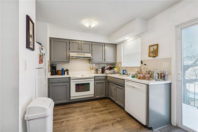 8715 Sycamore Avenue, Kansas City, MO 64138