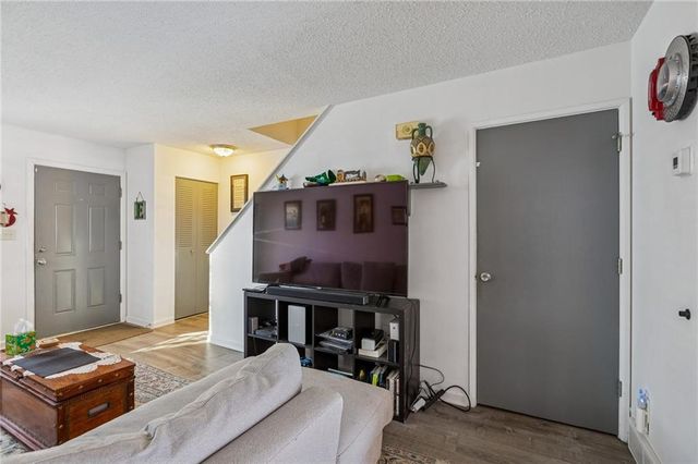 8715 Sycamore Avenue, Kansas City, MO 64138