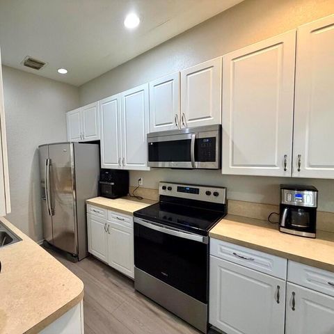 2403 NW 7th Street, Boynton Beach, FL 33426