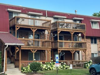 1870 Tall Oaks Drive 2105, Aurora, IL 60505