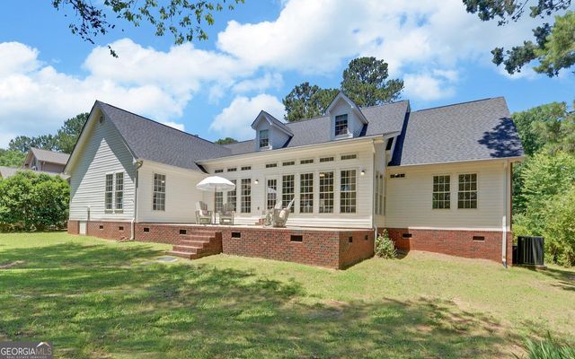112 Northlake Drive, Hartwell, GA 30643