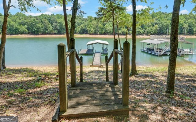 112 Northlake Drive, Hartwell, GA 30643