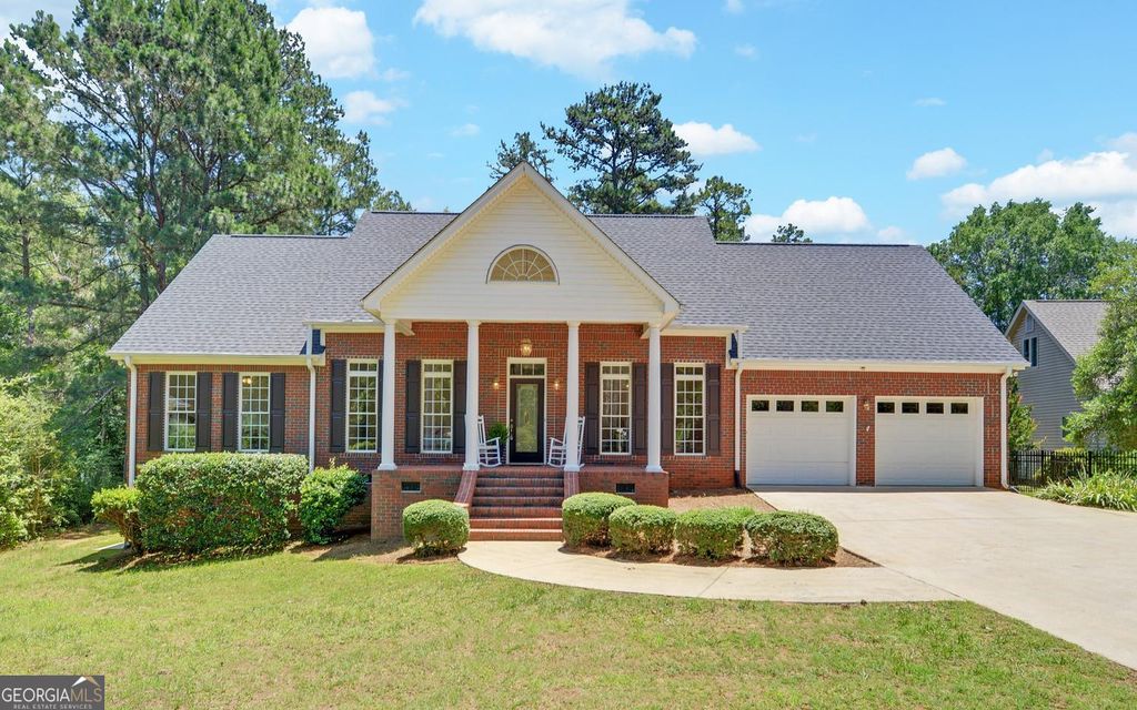 112 Northlake Drive, Hartwell, GA 30643