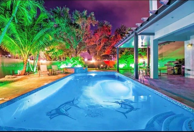 15411 SW 36th Ter, Miami, FL 33185