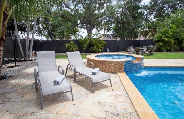 15411 SW 36th Ter, Miami, FL 33185