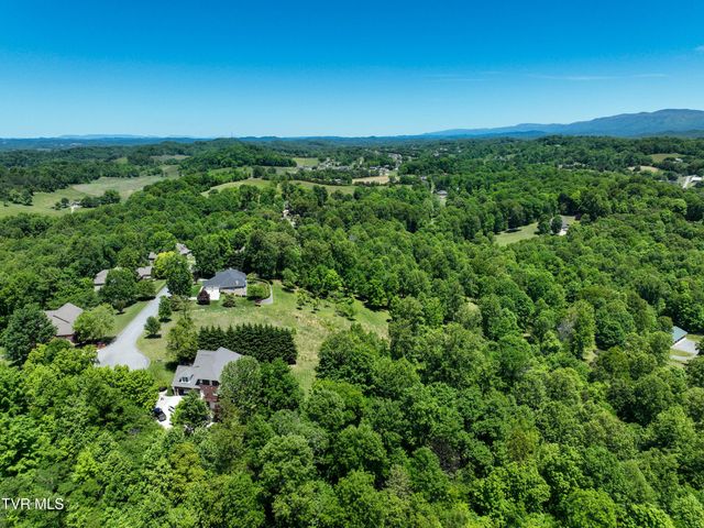 152 Allison Timbers Road, Piney Flats, TN 37686