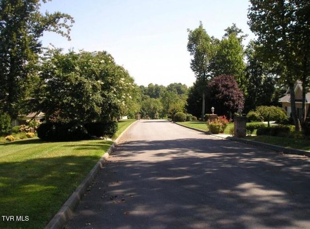 152 Allison Timbers Road, Piney Flats, TN 37686